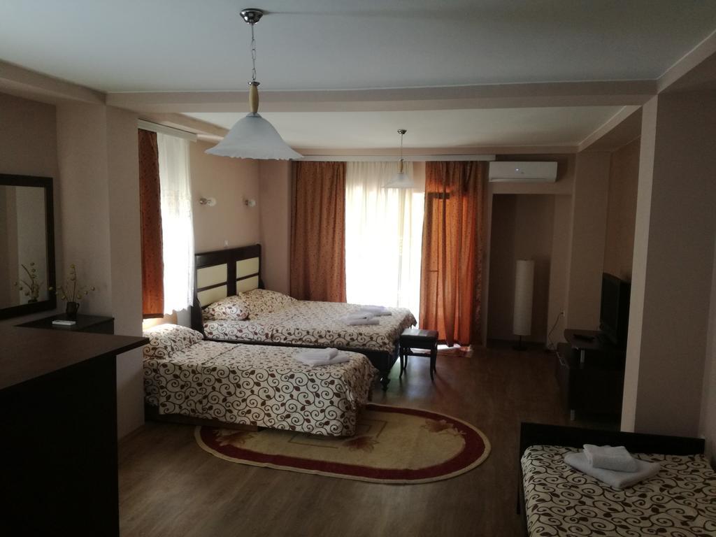 Villa Gala Skopje Buitenkant foto